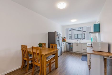 Photo of property in 15 Bloom Crescent, Sunnyvale, Auckland, 0612