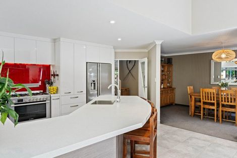Photo of property in 5 Quadrant Heights, Paraparaumu, 5032