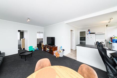 Photo of property in 6 Westhaven Grove, Takaro, Palmerston North, 4412
