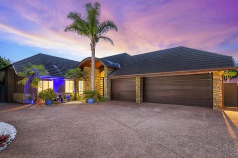 Photo of property in 70 Manor Park, Sunnyhills, Auckland, 2010