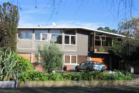 Photo of property in 14 Surrey Crescent, Hokowhitu, Palmerston North, 4410