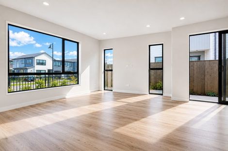 Photo of property in 6 Babos Avenue, Kumeu, 0810