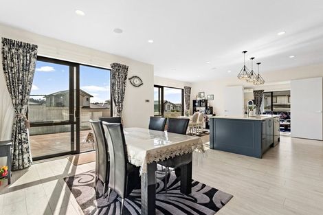 Photo of property in 24 Mettam Drive, Swanson, Auckland, 0614