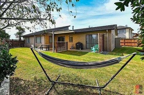 Photo of property in 13 Girvan Terrace, Wattle Downs, Auckland, 2103