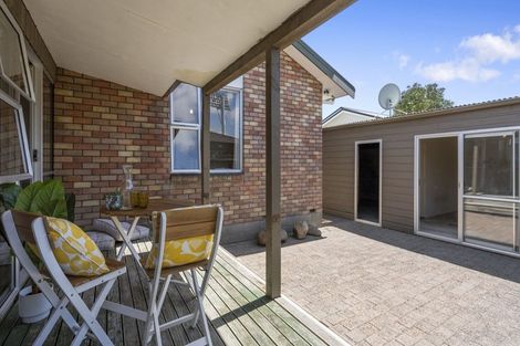 Photo of property in 27 Tukapa Street, Westown, New Plymouth, 4310