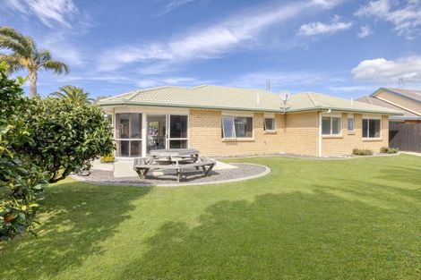 Photo of property in 16 Sandhurst Drive, Papamoa Beach, Papamoa, 3118