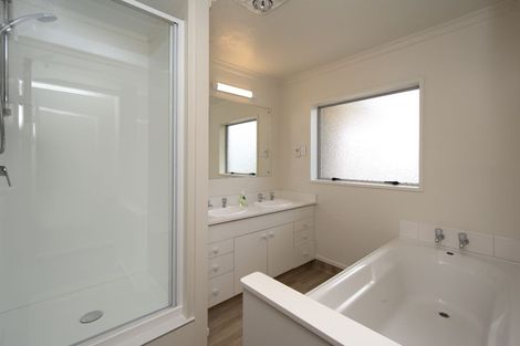 Photo of property in 169 Withells Road, Avonhead, Christchurch, 8042