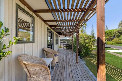 Photo of property in 106 Kowhai Avenue, Matarangi, Whitianga, 3592