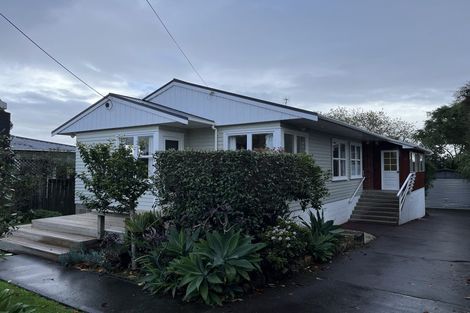 Photo of property in 6 Raines Avenue, Forrest Hill, Auckland, 0620