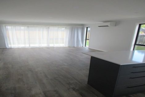 Photo of property in 28 Dahl Drive, Wallaceville, Upper Hutt, 5018