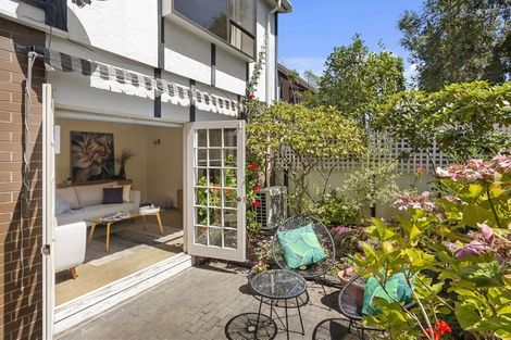 Photo of property in 9 Holly Road, Merivale, Christchurch, 8014