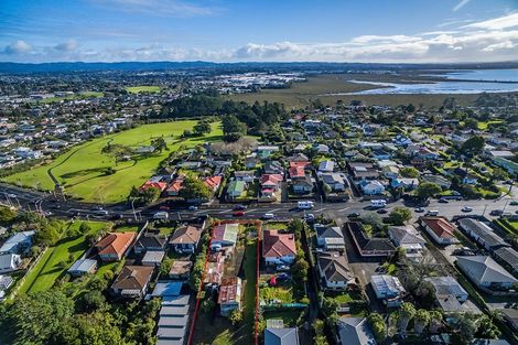 Photo of property in 1608 Great North Road, Waterview, Auckland, 1026