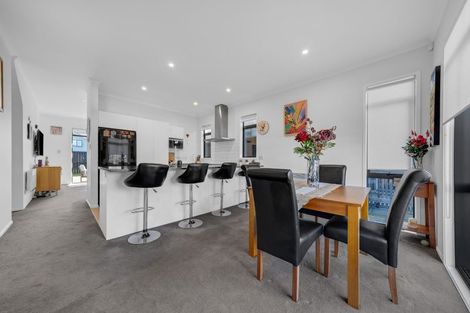 Photo of property in 12 Hoiho Road, Pukekohe, 2120