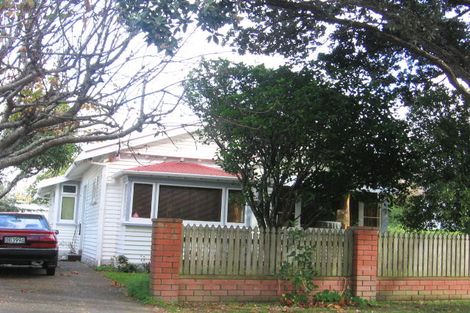 Photo of property in 8 Glen Iris Grove, Woburn, Lower Hutt, 5010