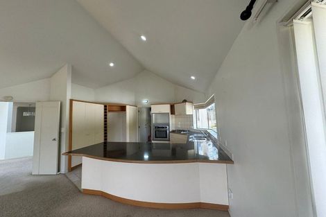 Photo of property in 1 Capistrano Mews, Goodwood Heights, Auckland, 2105