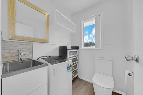 Photo of property in 25b Flat Bush Road, Otara, Auckland, 2023