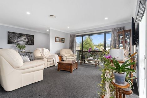 Photo of property in 10 Austin Reid Avenue, Carterton, 5713