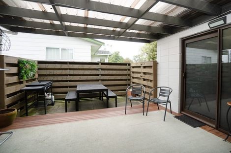 Photo of property in 15 Raglan Avenue, Cloverlea, Palmerston North, 4412