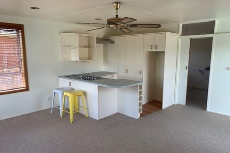 Photo of property in 23 Knights Road, Rothesay Bay, Auckland, 0630