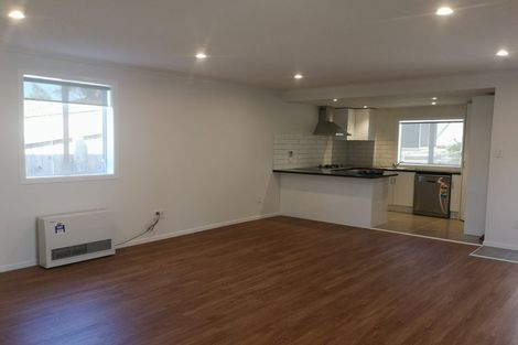 Photo of property in 50a The Parade, Island Bay, Wellington, 6023