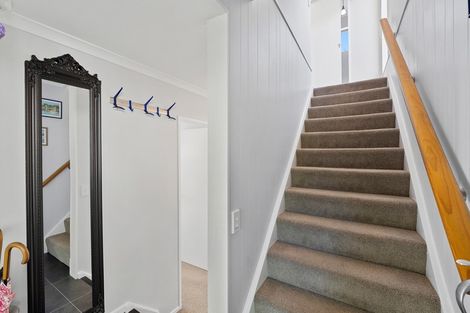 Photo of property in 15 Napier Grove, Waikanae Beach, Waikanae, 5036