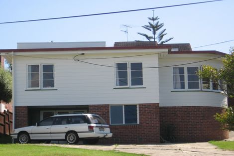 Photo of property in 2/50 Masterton Road, Rothesay Bay, Auckland, 0630