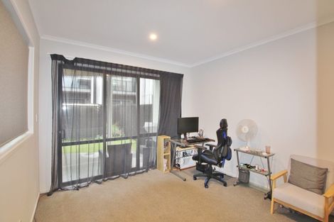 Photo of property in 5 William Stratton Lane, Hobsonville, Auckland, 0616