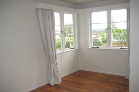 Photo of property in 179 Avondale Road, Avondale, Auckland, 1026
