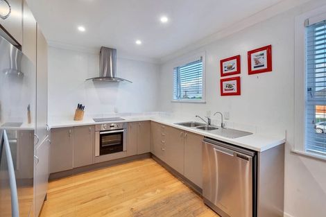 Photo of property in 12 Chilcott Road, Henderson, Auckland, 0612