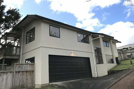 Photo of property in 15 Springside Place, New Lynn, Auckland, 0600