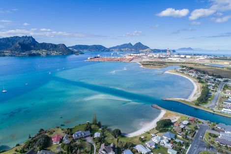 Photo of property in 4 Taurangawaka Road, One Tree Point, 0118