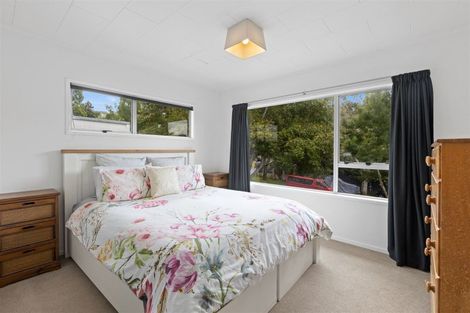 Photo of property in 16 William Hadlow Place, Hatfields Beach, Orewa, 0931