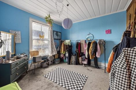 Photo of property in 96 Bridge Street, Eltham, 4322