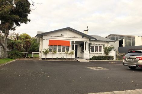 Photo of property in 28 Te Aroha Street, Hamilton East, Hamilton, 3216