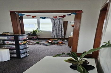 Photo of property in 27 Bulteel Street, New Plymouth, 4310