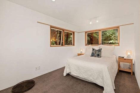 Photo of property in 3 Whiorau Grove, Lowry Bay, Lower Hutt, 5013