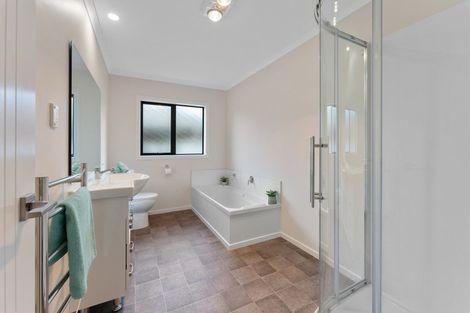 Photo of property in 1147a Fergusson Drive, Clouston Park, Upper Hutt, 5018