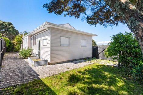Photo of property in 3 Sispara Place, Beach Haven, Auckland, 0626