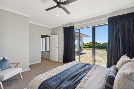 Photo of property in 9 Waitaheke Road, Te Horo, Otaki, 5581