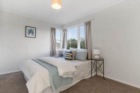 Photo of property in 16 Romney Place, Manurewa, Auckland, 2102