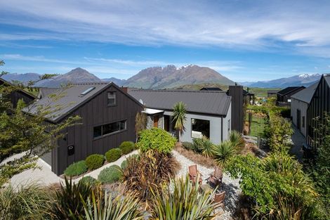Photo of property in 2 Jacks Point Rise, Jacks Point, Queenstown, 9371