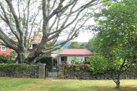 Photo of property in 42 Barton Road, Heretaunga, Upper Hutt, 5018