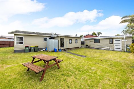 Photo of property in 13 Brent Place, Manurewa, Auckland, 2102