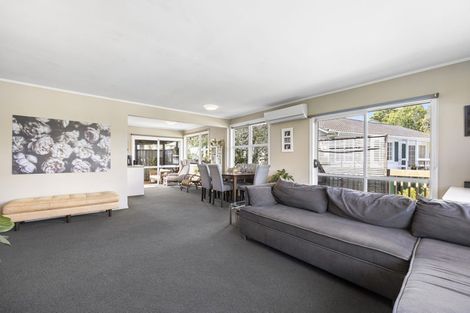 Photo of property in 30 Dellwood Avenue, Henderson, Auckland, 0612