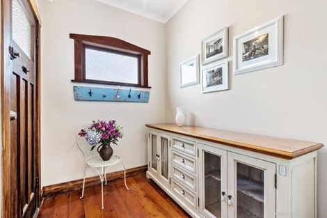 Photo of property in 14 Dee Street, Island Bay, Wellington, 6023