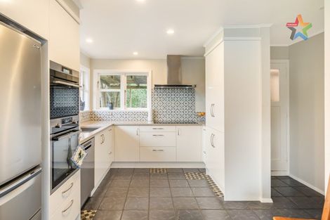 Photo of property in 81 Horoeka Street, Stokes Valley, Lower Hutt, 5019