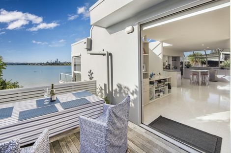 Photo of property in 2/35 Beresford Street, Bayswater, Auckland, 0622