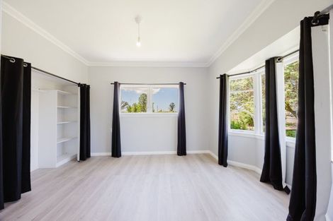 Photo of property in 2070 State Highway 2, Waipukurau, 4285