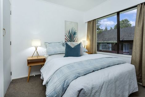 Photo of property in 2/20 Gladys Avenue, Glenfield, Auckland, 0629
