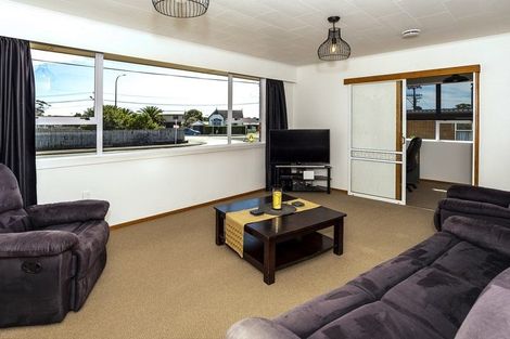 Photo of property in 9 Waimea Street, Westown, New Plymouth, 4310